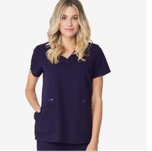 NEW Figs Accra Performance 6 Pocket Scrub Top